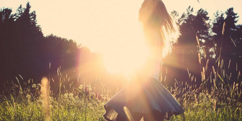 数据中心网络架构演进：从传统三层到Clos Spine-Leaf架构的设计与优化指南